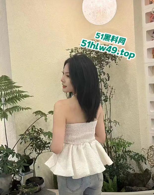 济南护理职业学院【周莎莎】颜值超高的性感母狗，身材性感口活一流约炮全露脸视频流出。-2