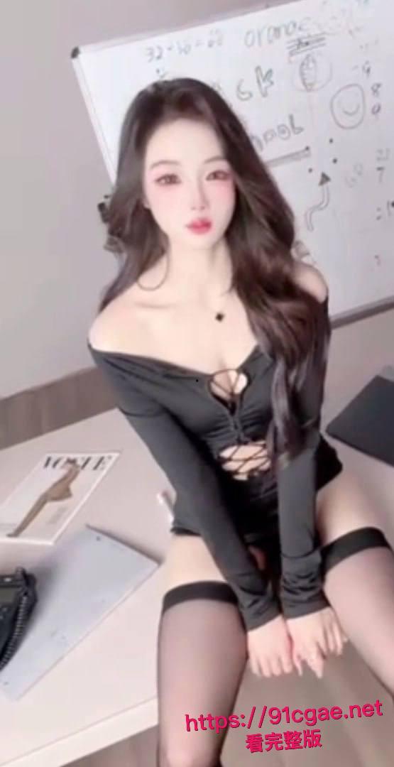 26岁人妻炸裂私密曝光！好兄弟借种偷拍，丰满白嫩裸体美乳晃荡，粉嫩骚逼被爆操！-7