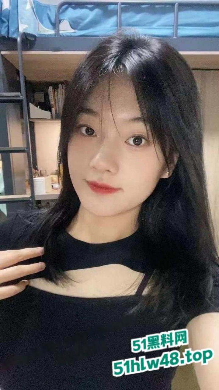 北京外国语大学【刘薇】大一清纯学霸，颜值清纯身材才一流私下超反差，男友自拍性爱视频被流出。-3