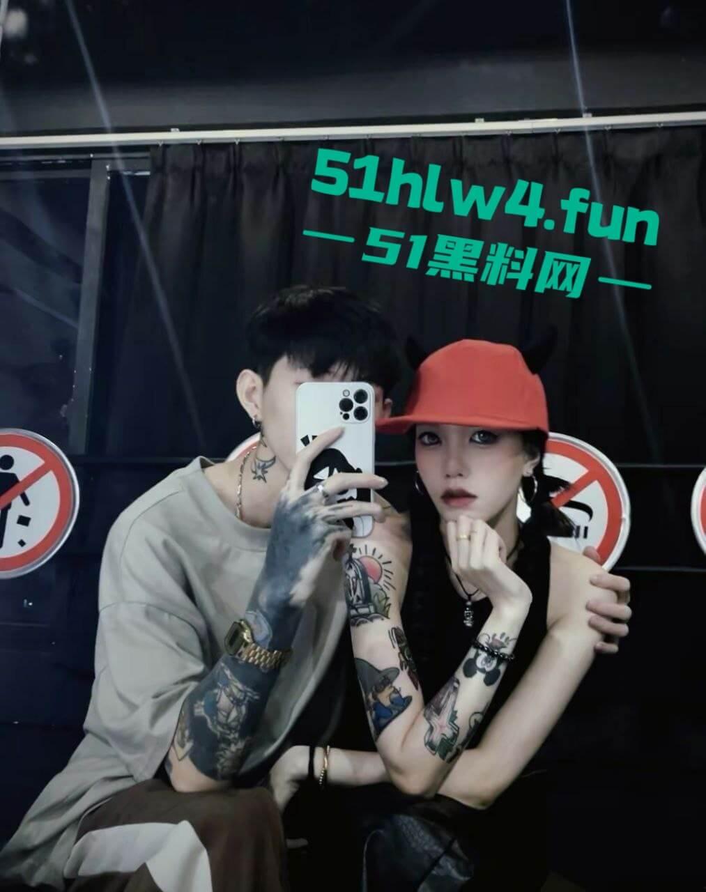 广西长腿纹身妹，抖音女神【小叮-】真名叫朱李雅欣，整天一身辣妹打扮私生活淫乱不堪，性爱自拍被曝光。-7