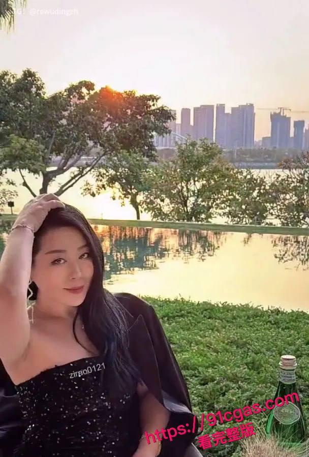 快手熟女网红子饶姐不雅视频泄密！人老心不老，天天约炮小鲜肉超风骚！-2