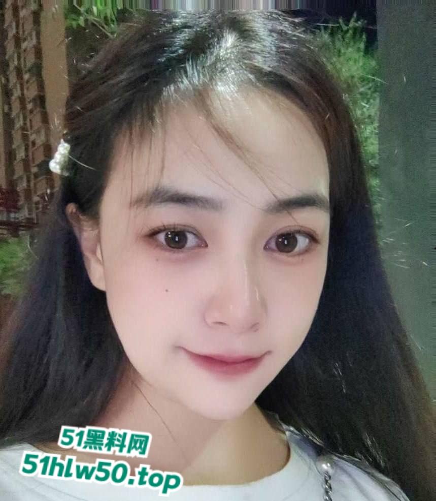 校花级别，重庆财大新疆母狗【夏兹热丽】第一次刚破处就被拍下口吞脸射！-3