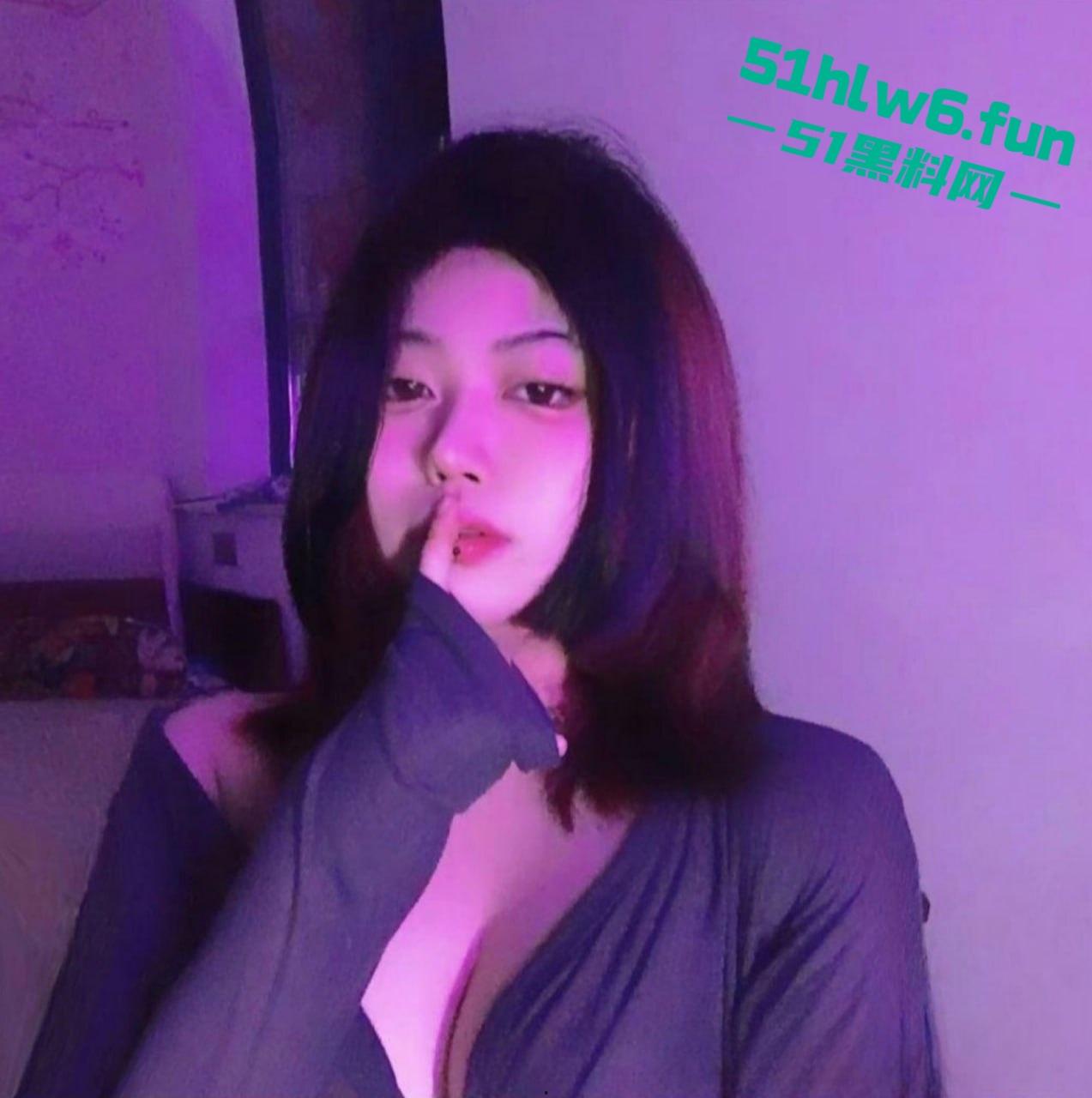 抖音反差元气美少女【full77】又纯又欲小母狗自慰性爱视频泄密，果然看起来约单纯床上约淫荡！-1