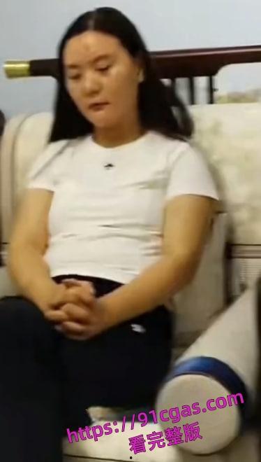 白塔镇村支书 袁志刚 贪污腐败大揭秘 出轨闫记食府老板娘被当场捉奸 现场视频曝光引热议-5