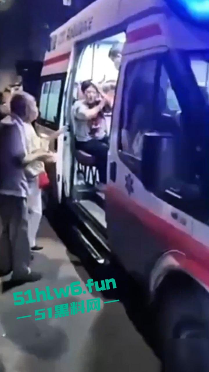 秦皇岛红桥里砍人事件，持刀报复社会在大街上见人就砍，据说有20多人被砍官媒竟急速删贴。-4