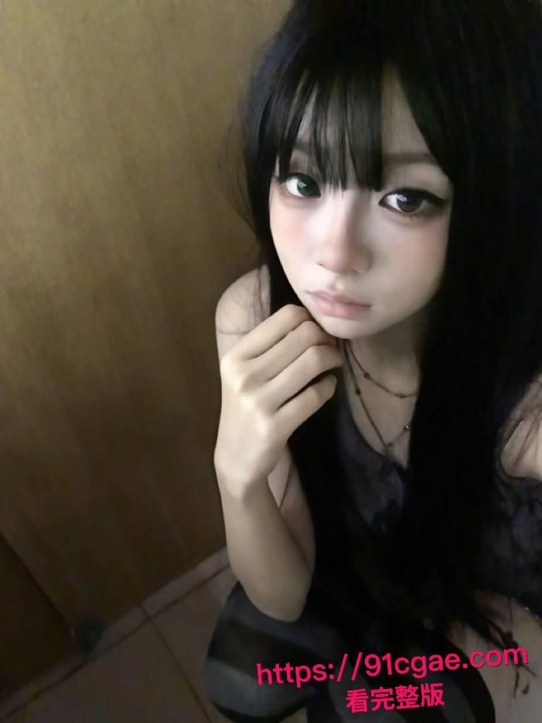 东莞麻涌中学白虎少女陈佳谊私密视频炸裂曝光！cosplay冷白皮配粉蝴蝶绝美，反向后入骑乘无套内射，白浆滴答！-3