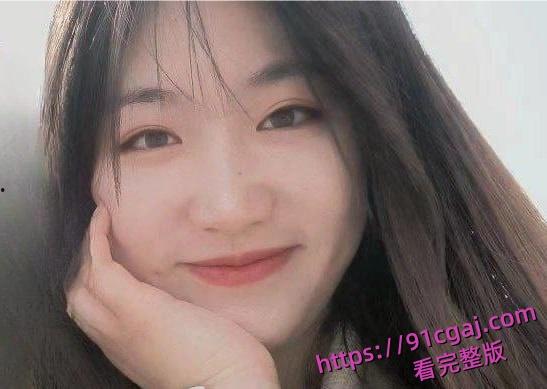 江苏反差小骚货张馨茹男友前脚出门不在家就跟网友裸聊约炮被爆出黑历史-1