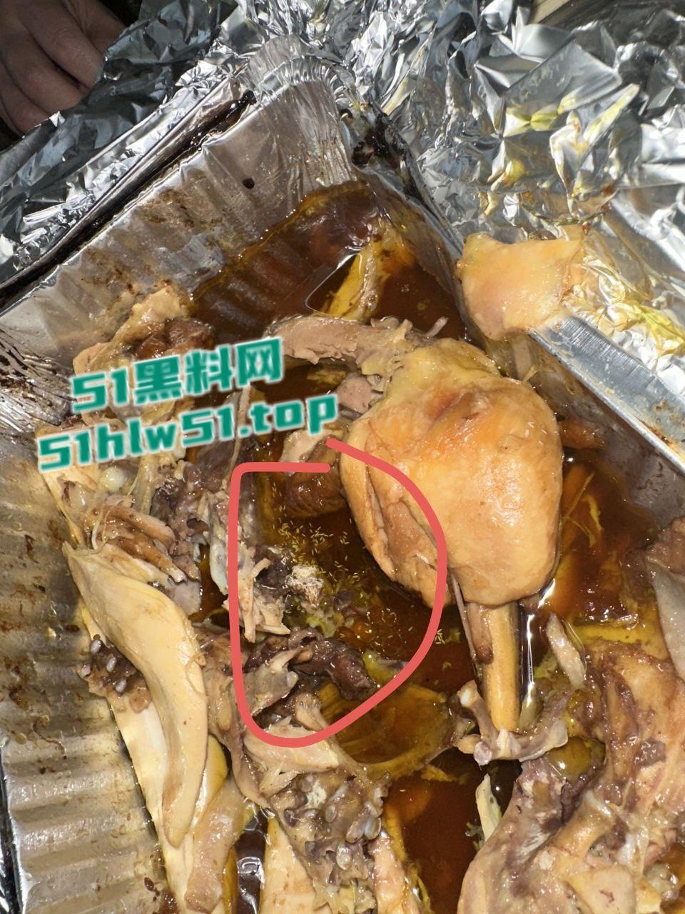 潮汕一农家乐窑鸡，鸡肉内部上爬满蛆虫密密麻麻超级恶心，场面令人作呕吃出人生阴影！-6