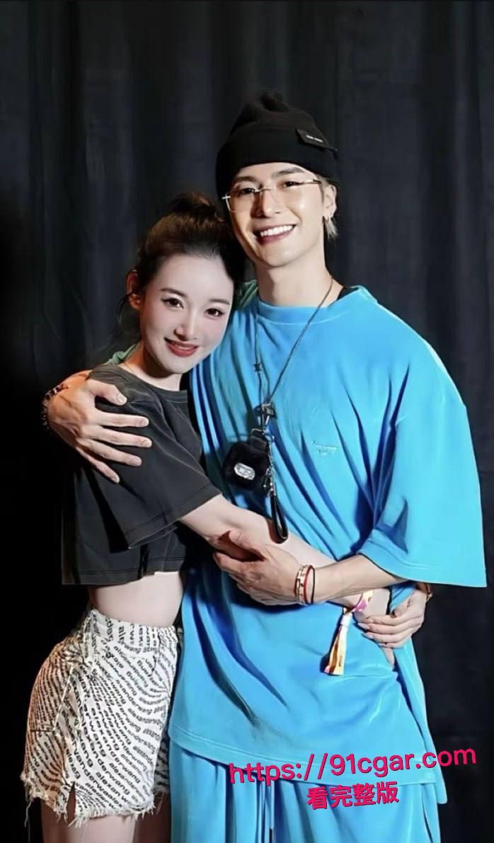 顶流明星 王嘉尔 自曝解决生理需求方式 私生活混乱竟是上海夜店常客 狂欢蹦迪勾搭女粉 床照亲密照全网疯传！-13