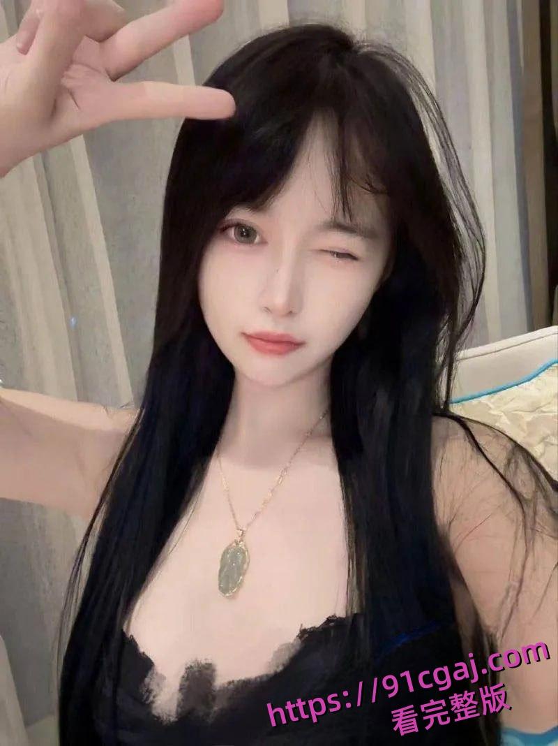 推特约炮大神我的枪好长3P打桩踩头后入骚人妻-1