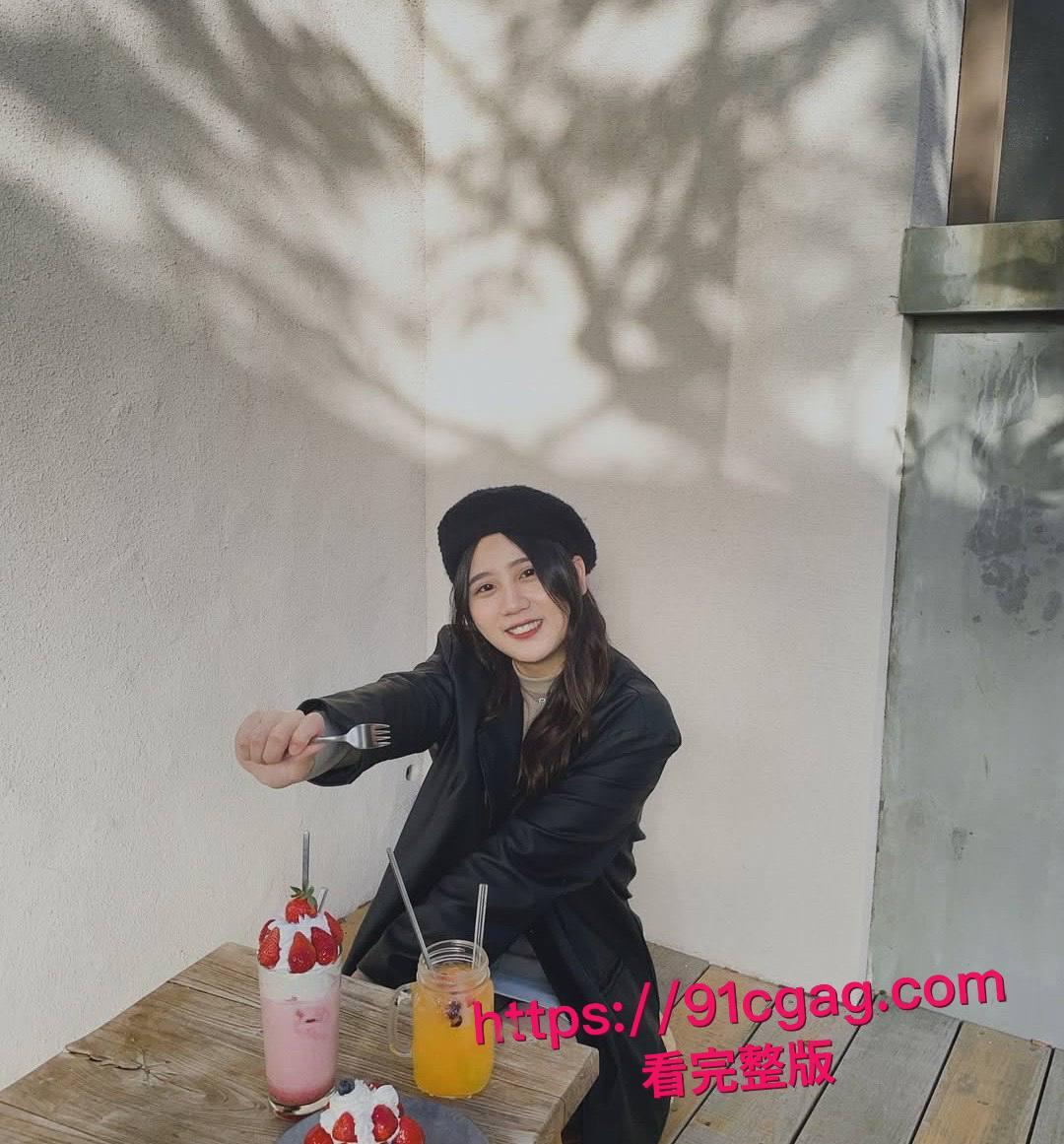 IG极品小网美林韵臻私密性爱视频遭渣男前男友全网泄露，高颜值女神露脸深喉大鸡巴后入猛干浪叫喷汁，这反差婊床上骚成这样太勾人了！-4