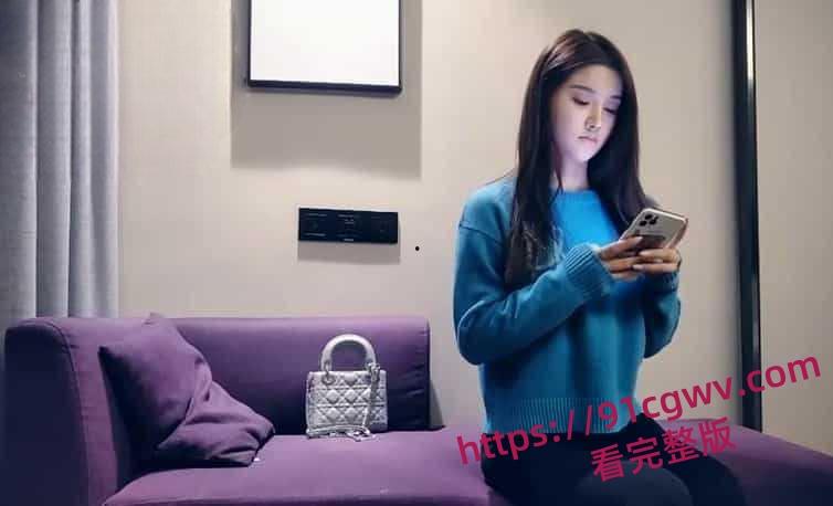 神似欧阳娜娜校花女神为了赚零花，下海兼职卖身约啪口活很棒，后入更爽 。-3