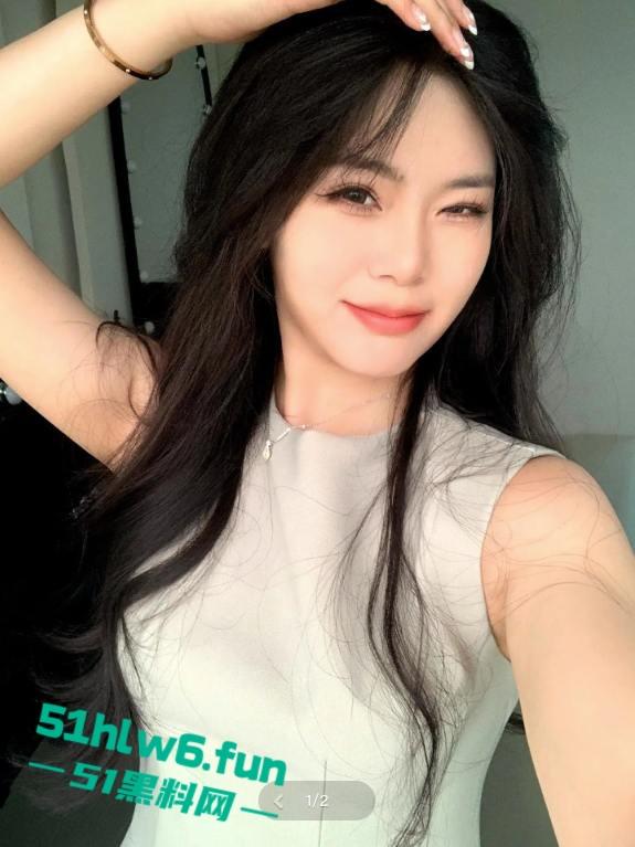 湖北文理学院大二系花【屈佳怡】绝美颜值性感尤物童颜巨乳，骚穴特写自慰视频流出！-6