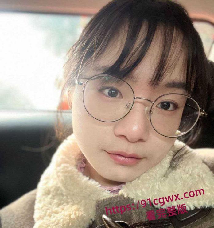 98年的高质量极品女大学生跟男友在家偷尝禁果后一发不可收拾-8