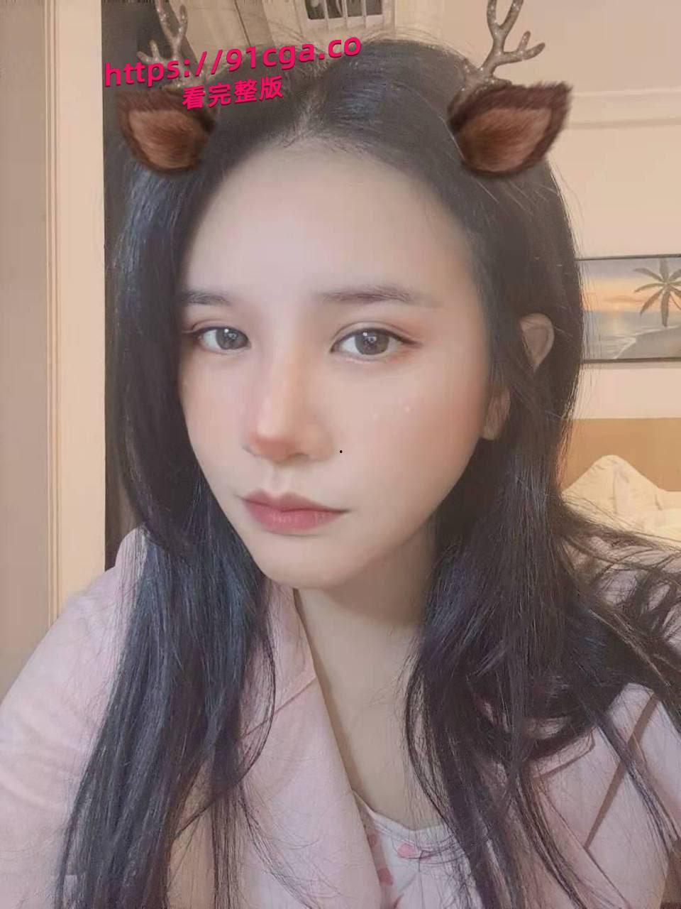 抖音同城约炮骚逼女销售苏美娜，反差小母狗一个，比我还主动呢-1