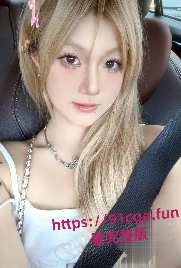 高颜值反差御姐骚货纹身网红『熊熊』与男友啪啪自拍泄密流出！-1