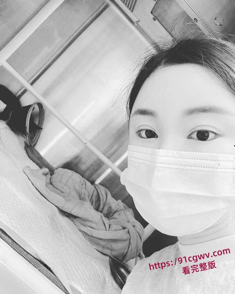 网约极品白嫩00后幼儿园老师酒店吃鸡 口活很专业 小穴超级粉嫩赚到了-5