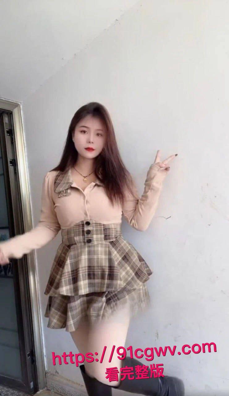 快手网红小婊妹明码标价，200 就能购买她的自慰，2000 可以线下约炮一夜情，被干到逼合不上！-9