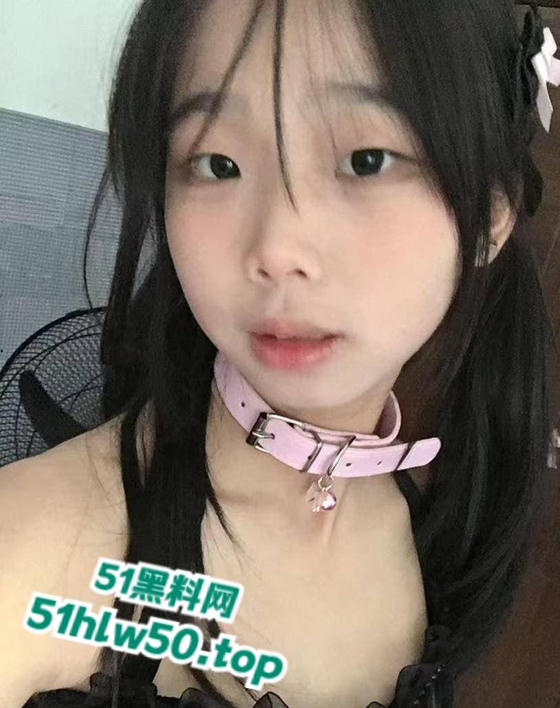 广州工贸学生妹【曾嘉莹】包养她一年多，直接拉黑拿钱跑路，大量性爱视频加抖音号全网流出。-3