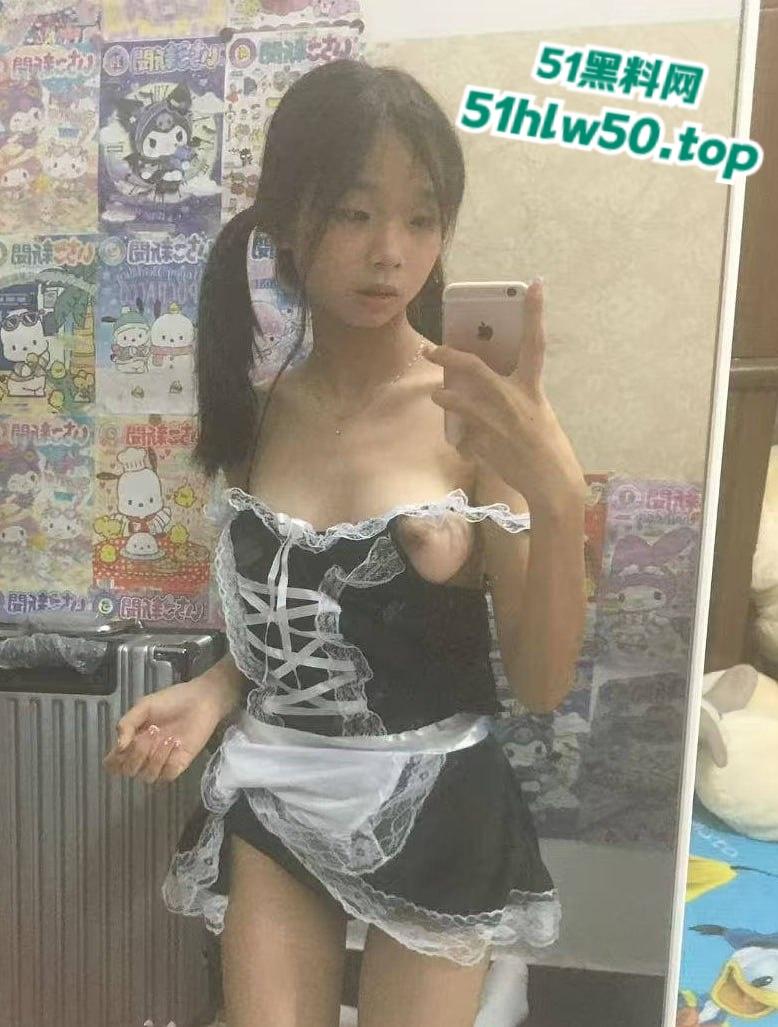 广州工贸学生妹【曾嘉莹】包养她一年多，直接拉黑拿钱跑路，大量性爱视频加抖音号全网流出。-6