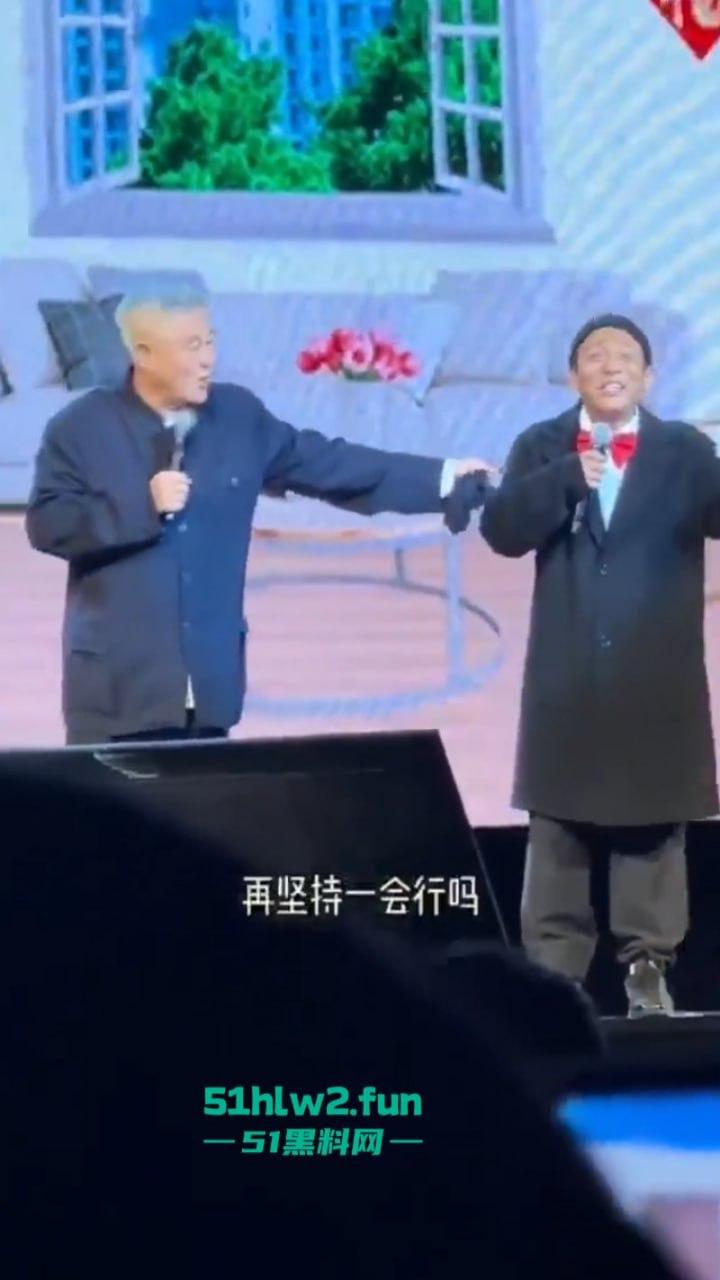 赵本山全球巡回演出在纽约开启第1站，场面宏大人流爆满果然是喜剧之父这影响力杠杠的。-6